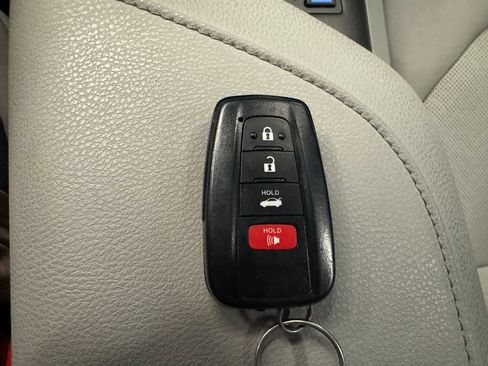 Used 2023 Toyota Camry XLE w/ Cold Weather Package FWD image 17