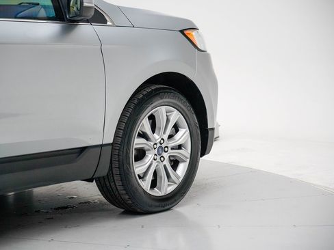 Used 2022 Ford Edge Titanium image 11