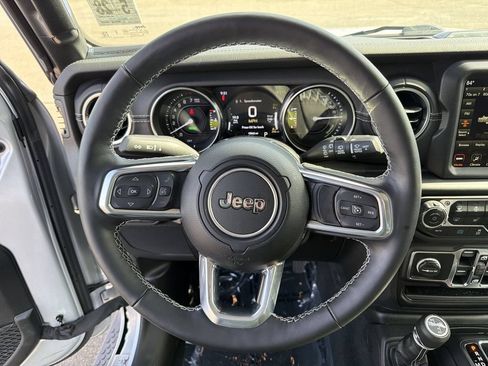 Used 2023 Jeep Wrangler Unlimited Sahara w/ Cold Weather Group AWD/4WD image 22