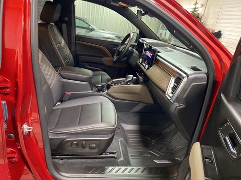 Certified 2024 GMC Canyon Denali image 13