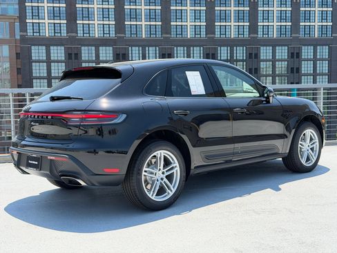 Used 2026 Porsche Macan AWD/4WD image 7