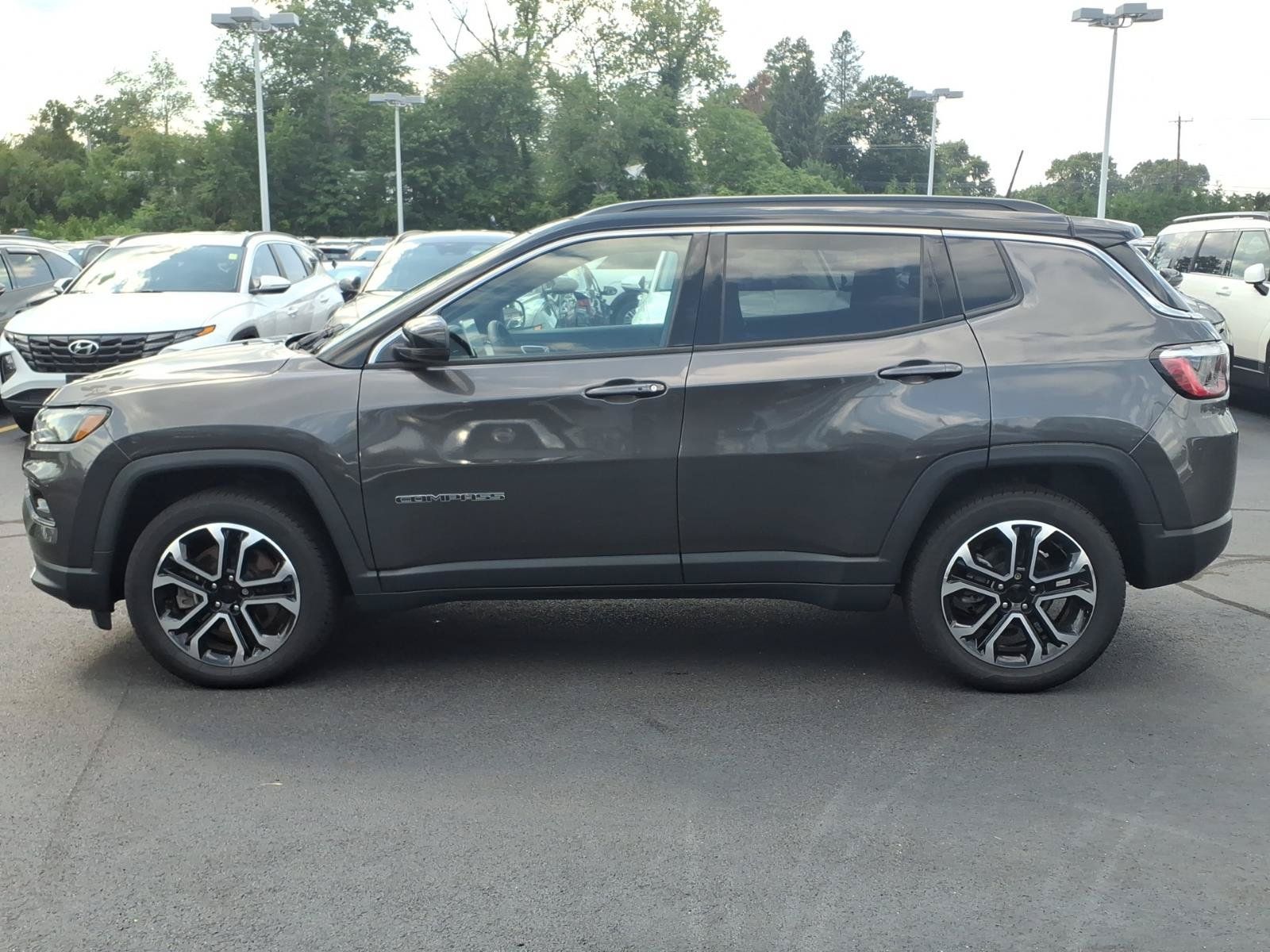 Used 2024 Jeep Compass Limited w/ Sun and Sound Group AWD/4WD image 8