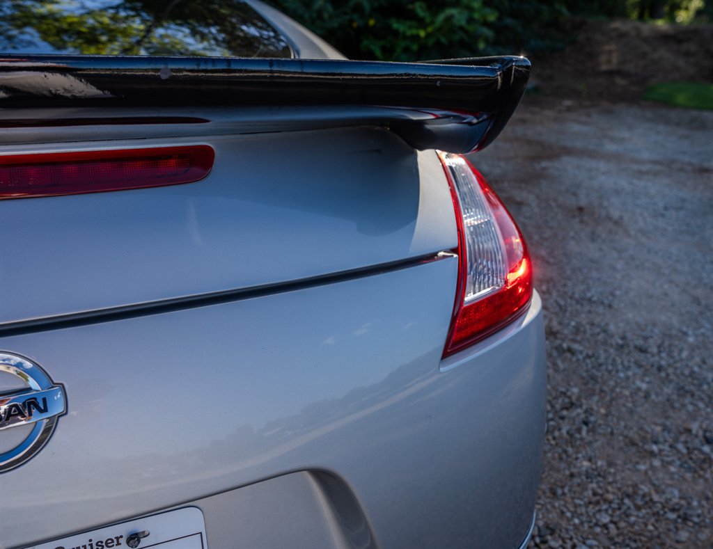 Used 2016 Nissan 370Z Coupe RWD image 11