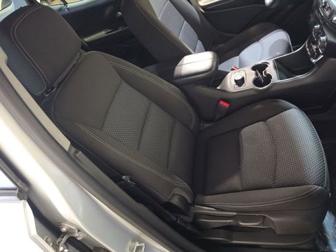 Used 2022 GMC Terrain SLE image 24