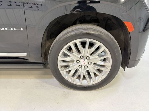 Used 2024 GMC Yukon Denali w/ Max Trailering Package image 31