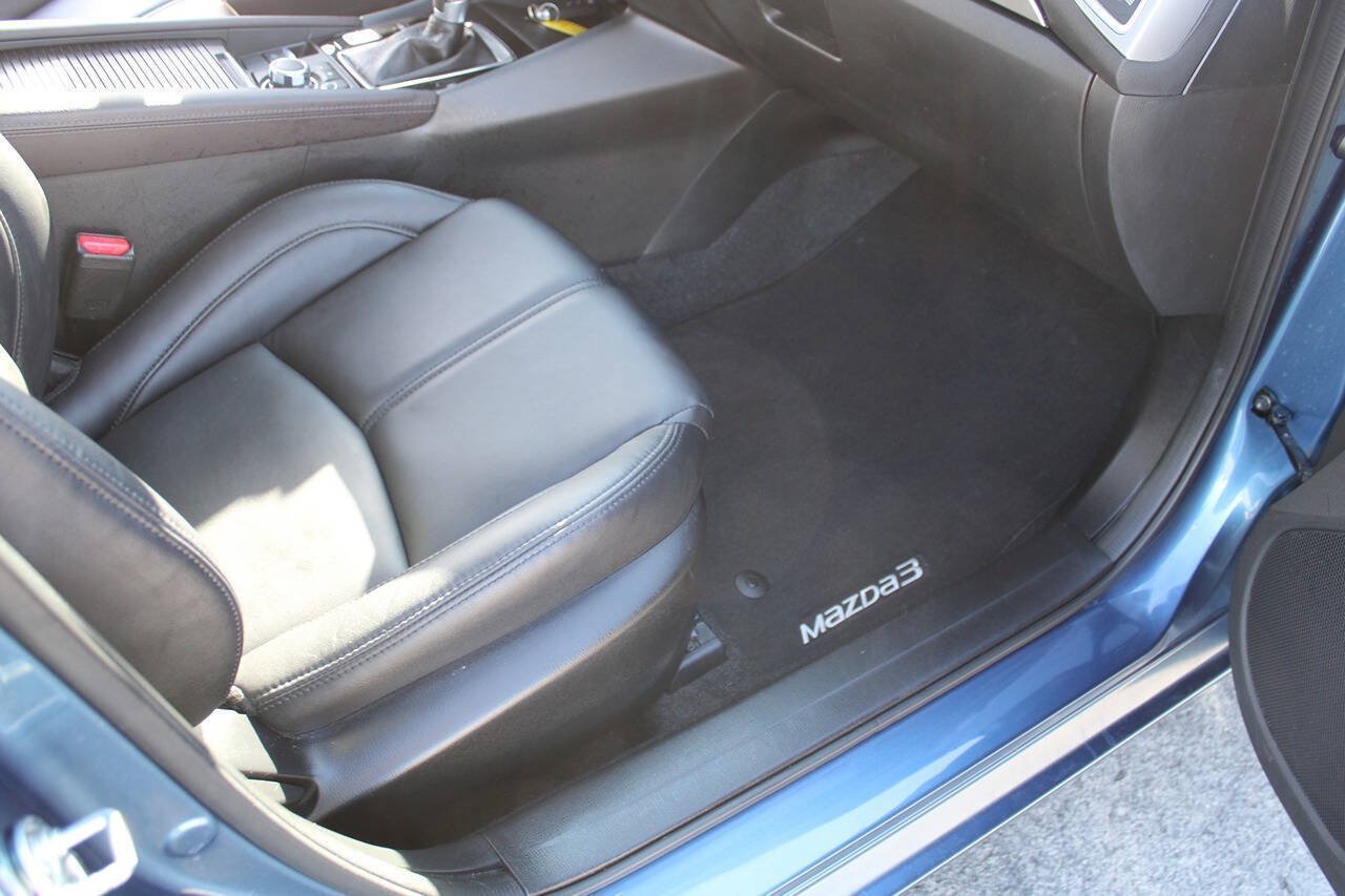 Used 2017 MAZDA MAZDA3 Touring FWD image 41