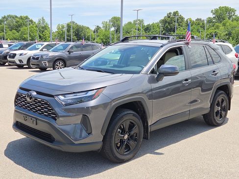 Used 2023 Toyota RAV4 XLE w/ XLE Grade Weather Package AWD/4WD image 7