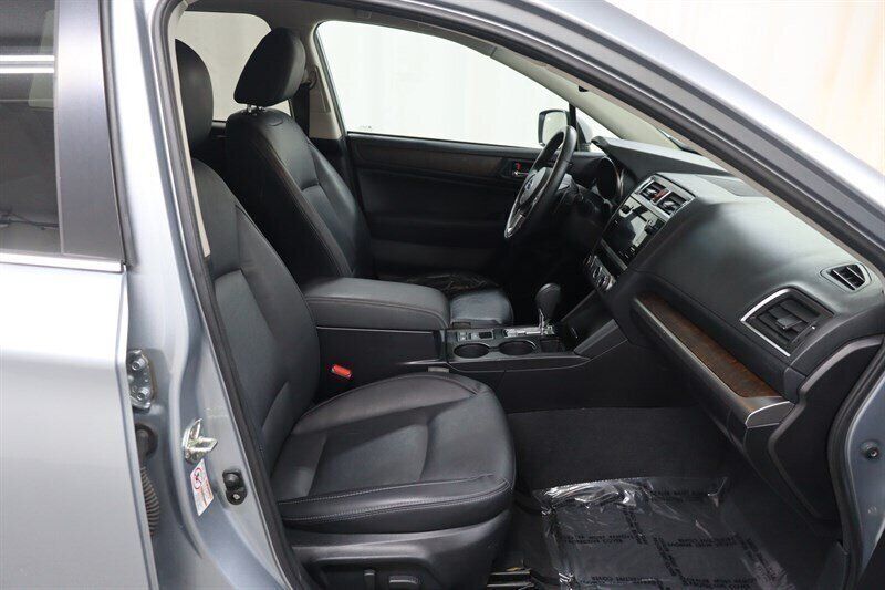 Used 2017 Subaru Outback 3.6R Limited AWD/4WD image 23