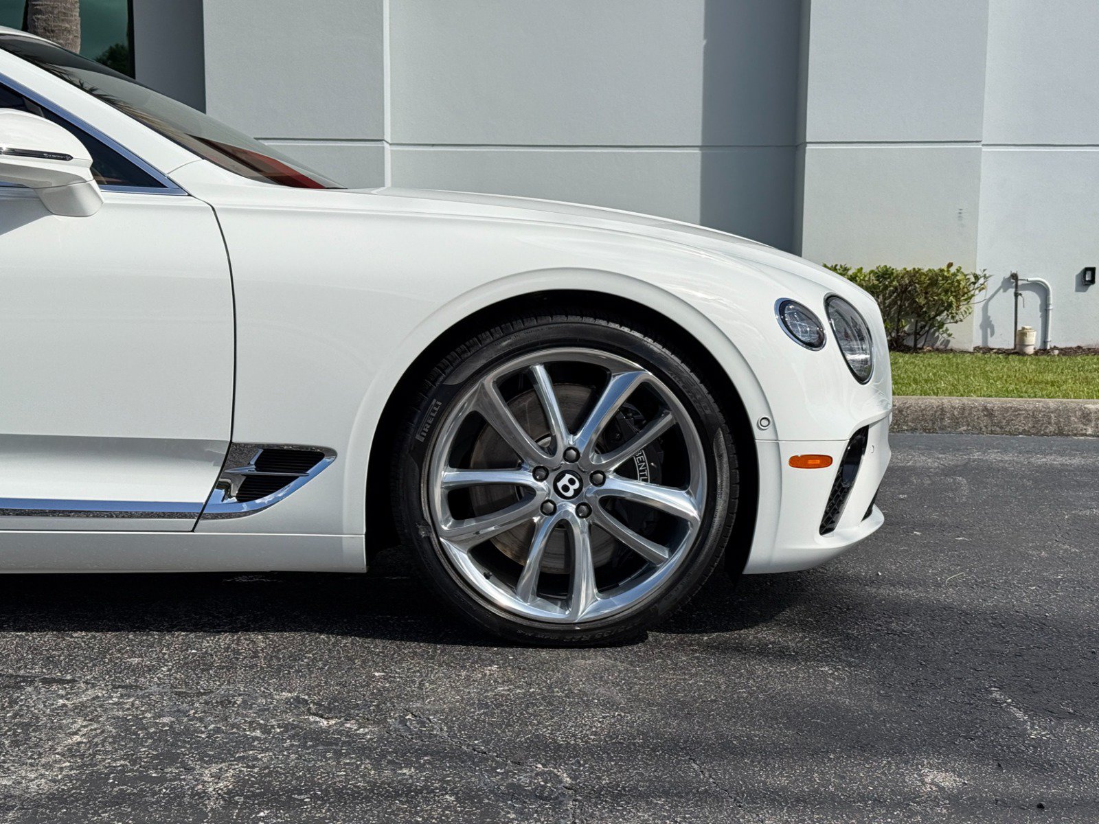 Used 2024 Bentley Continental GT V8 AWD/4WD image 6