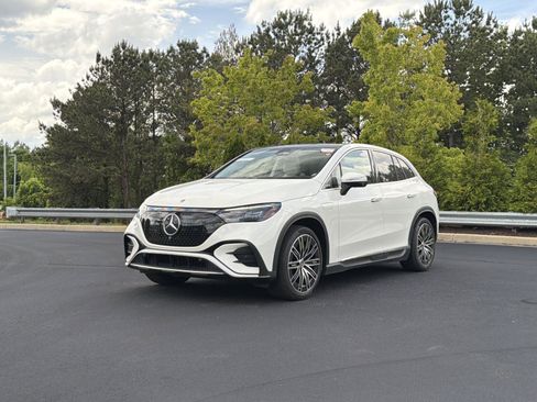 Used 2023 Mercedes-Benz EQE 350+ SUV w/ AMG Line Exterior Package image 11