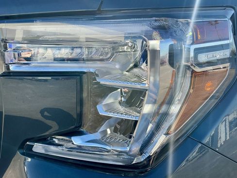 Used 2021 GMC Sierra 1500 AT4 w/ AT4 Value Package image 10