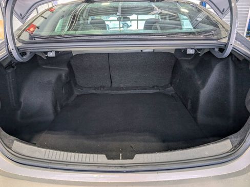 Used 2018 Chevrolet Malibu LT image 22