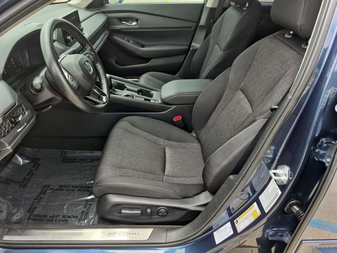 Certified 2025 Honda Accord SE image 12