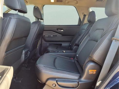 Certified 2023 Nissan Pathfinder SL w/ SL Premium Package image 11