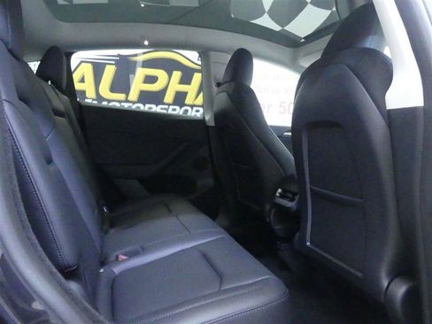 Used 2024 Tesla Model Y 2WD image 23