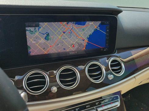 Used 2020 Mercedes-Benz E 350 Sedan image 24