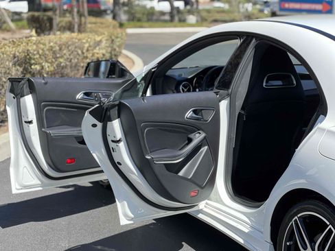 Used 2019 Mercedes-Benz CLA 250 image 55