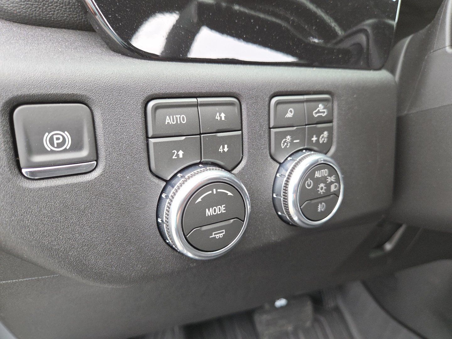 New 2026 GMC Sierra 1500 Elevation w/ Elevation Premium Package AWD/4WD image 5