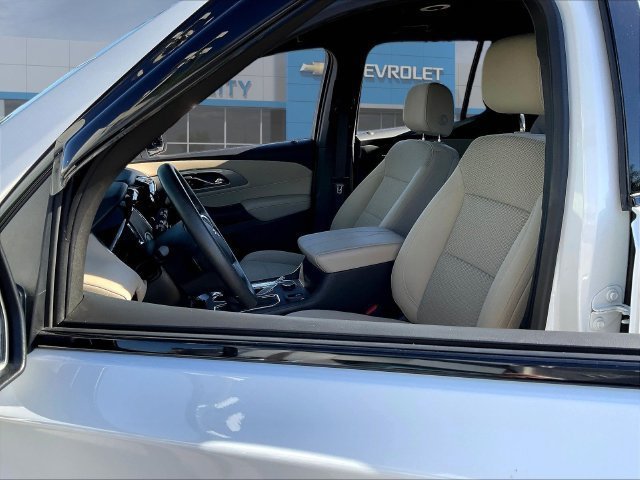 Certified 2023 Chevrolet Traverse LS w/ Midnight/Sport Edition FWD image 23