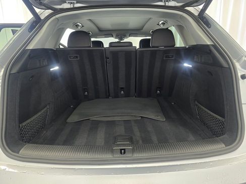 Used 2023 Audi Q5 2.0T Premium w/ Convenience Package image 11