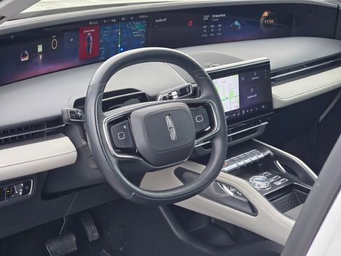 Used 2025 Lincoln Nautilus Premier w/ Equipment Group 102A image 25