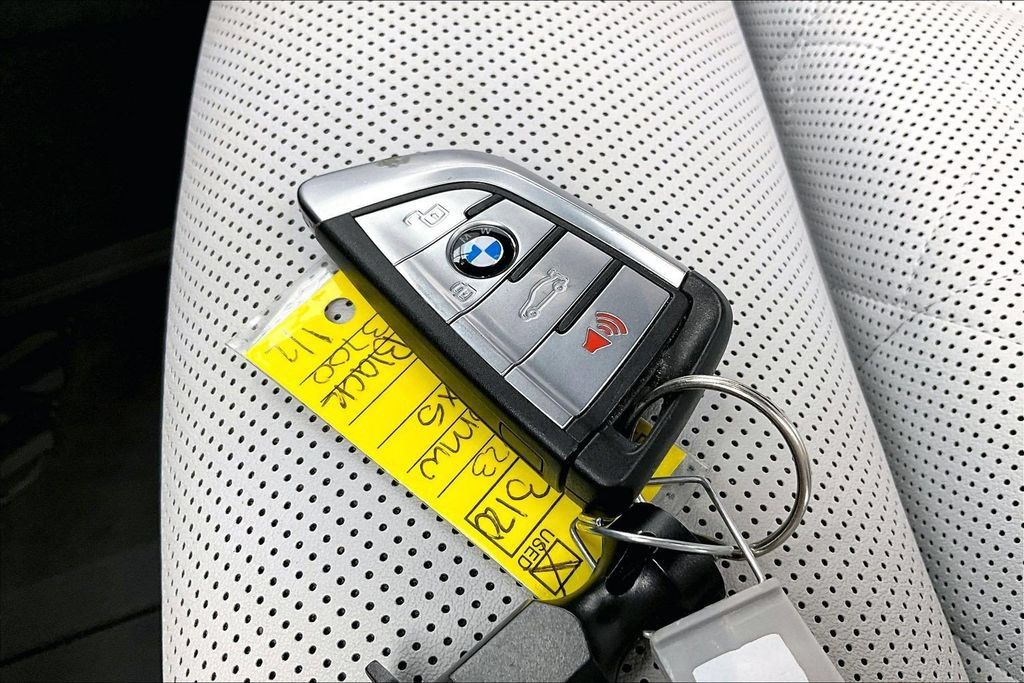 Used 2023 BMW X5 xDrive40i AWD/4WD image 11