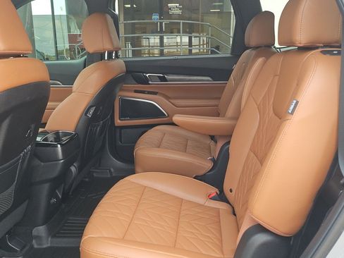 Used 2024 Kia Telluride SX X-Pro AWD/4WD image 13
