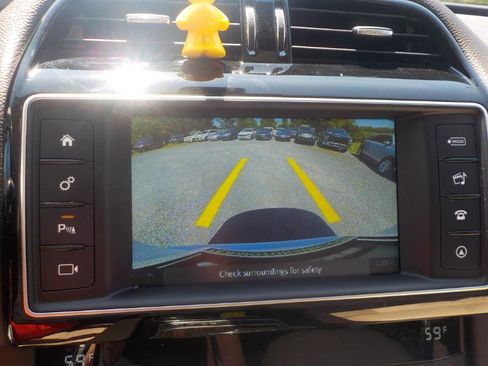 Used 2018 Jaguar F-PACE Prestige image 14