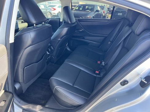 Used 2022 Lexus ES 300h w/ Premium Package image 24