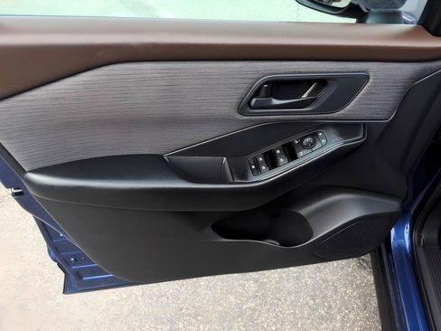 Used 2023 Nissan Rogue S AWD/4WD image 8