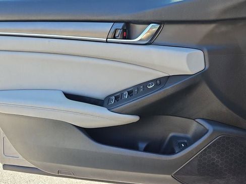 Used 2019 Honda Accord LX image 29