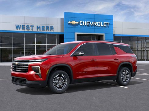 Used 2027 Chevrolet Traverse LT w/ LPO, Floor Liner Package AWD/4WD image 2