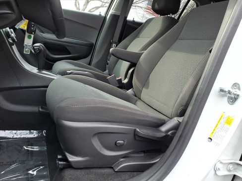 Used 2021 Chevrolet Trax LS w/ Tint and Cruise Package image 13