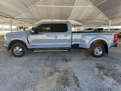 Used 2025 Ford F350 Lariat w/ FX4 Off-Road Package image 4