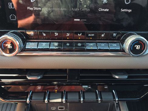 Used 2023 GMC Canyon Denali image 21