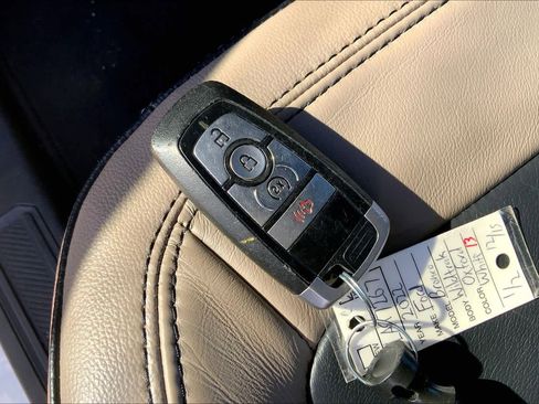 Certified 2022 Ford Bronco Wildtrak image 14