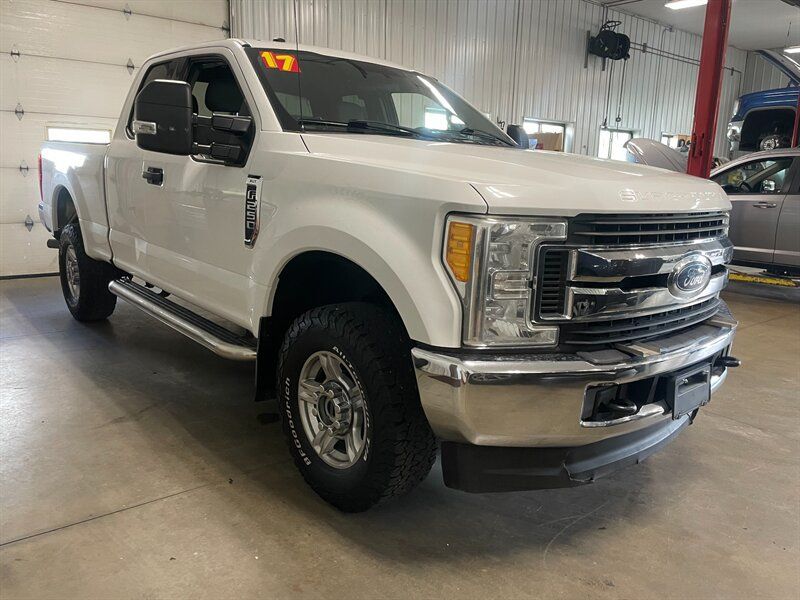 Used 2017 Ford F250 XLT AWD/4WD image 4