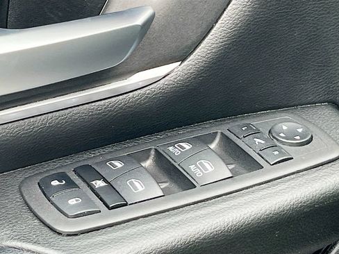 Used 2023 RAM 1500 Big Horn AWD/4WD image 17