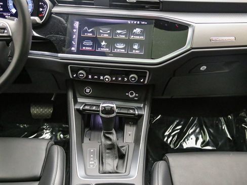 Certified 2025 Audi Q3 2.0T Premium w/ Convenience Package AWD/4WD image 14