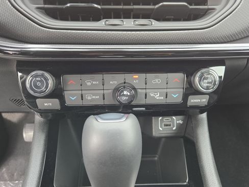 New 2026 Jeep Compass Latitude w/ Sun and Sound Group image 13