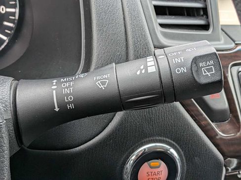 Used 2015 Nissan Pathfinder SL w/ SL Tech Package image 24