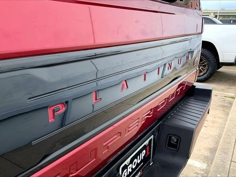 Used 2017 Ford F250 Platinum w/ Platinum Ultimate Package image 10