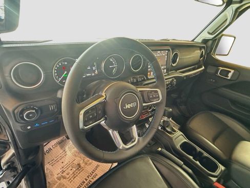 Used 2023 Jeep Wrangler Unlimited Rubicon 4xe w/ Cold Weather Group AWD/4WD image 12