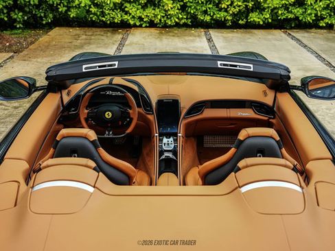 Used 2026 Ferrari Roma Spider RWD image 34