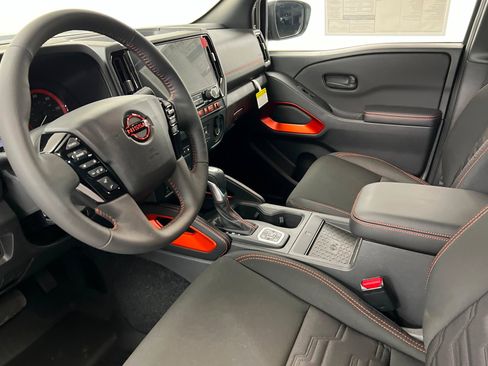 New 2026 Nissan Frontier PRO-4X w/ Pro-4x Convenience Package image 15