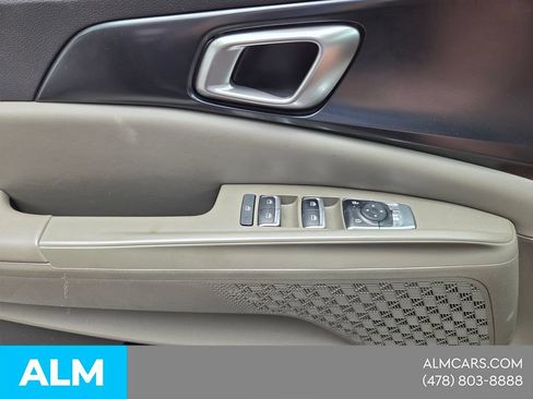 Used 2025 Kia Carnival FWD image 24