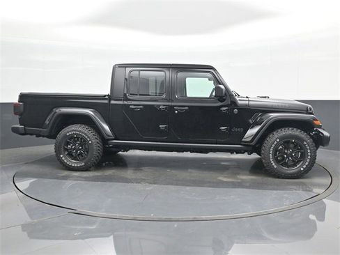 Used 2024 Jeep Gladiator Sport image 5