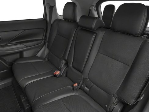 Used 2018 Mitsubishi Outlander SEL image 14