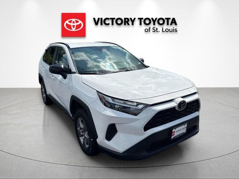 Used 2025 Toyota RAV4 LE AWD/4WD image 1