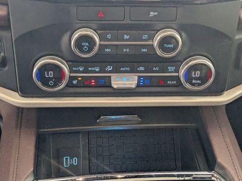 Used 2023 Ford Expedition Max Limited image 22